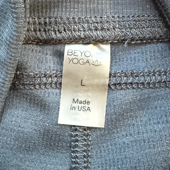 Beyond Yoga Women's Heather Rib All Day Flare Pants in Black Size L - Picture 12 of 16